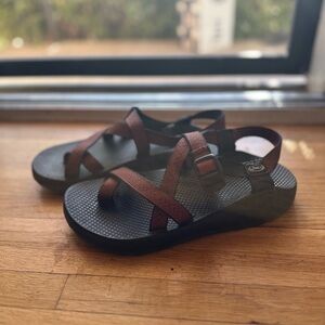 Men’s Chacos, size 10 D, Vibram outsole
